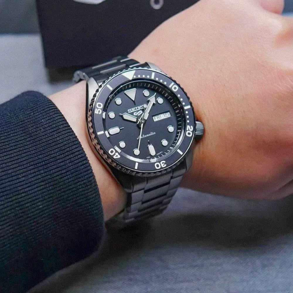 Seiko 5 Sport